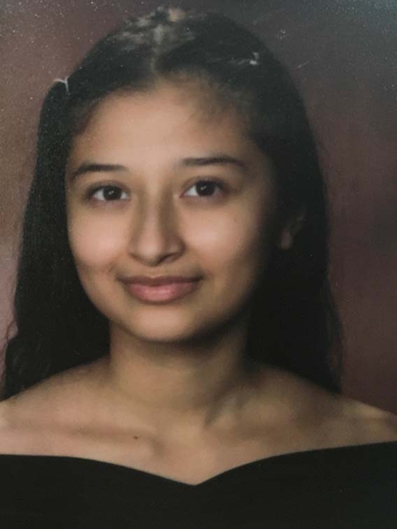 2022 Senior Roxana-Diaz-Velasquez.jpg